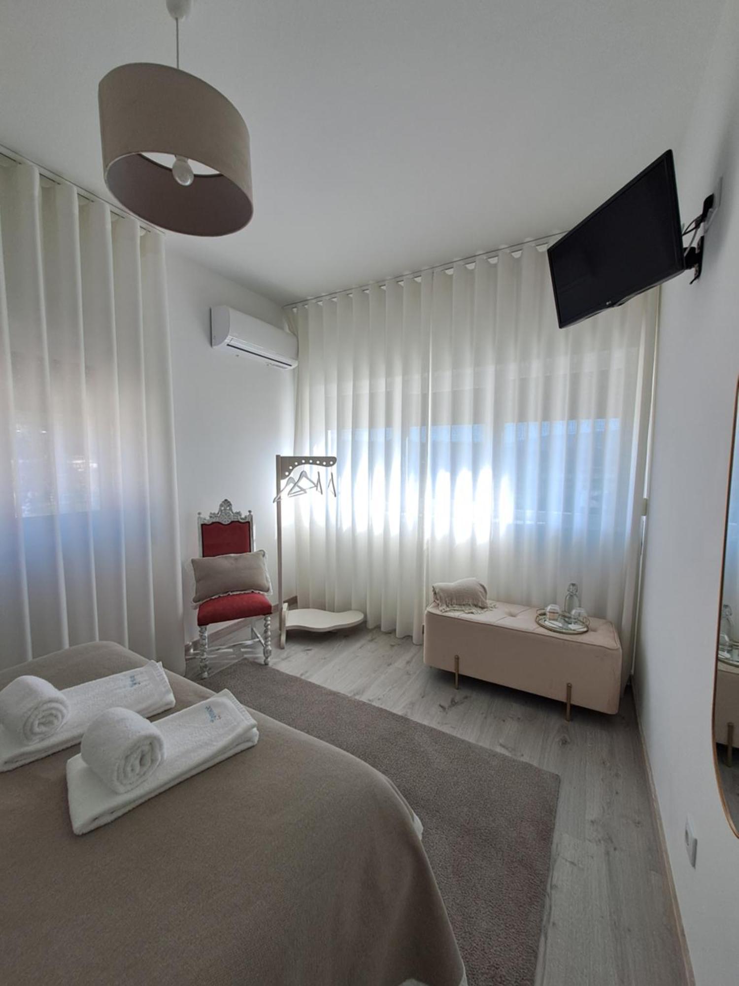 Aroucehostel Lousa  Bagian luar foto